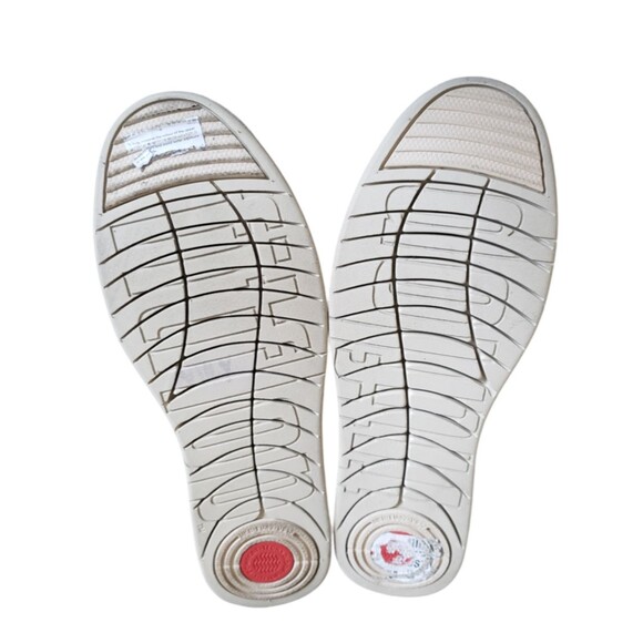 Athletic_Shoes
